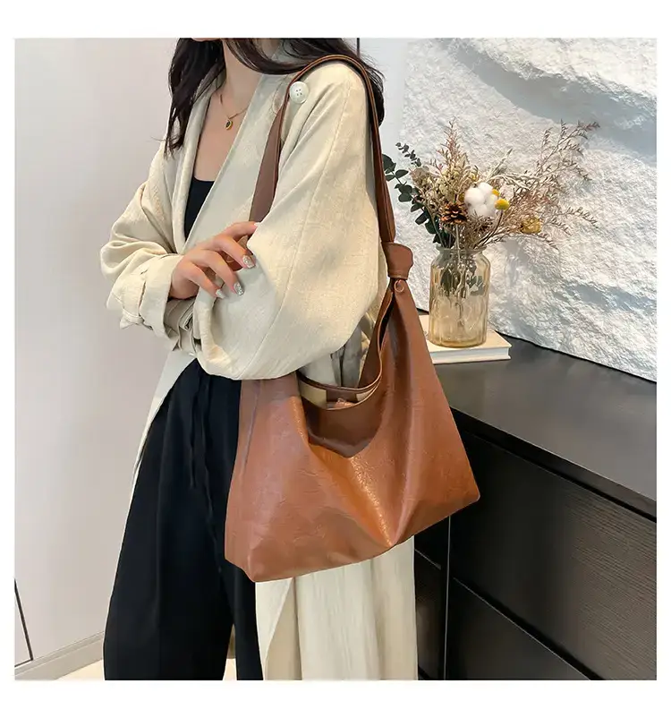 Textured Oil Leather Large Tote Bag Brown — feature 14