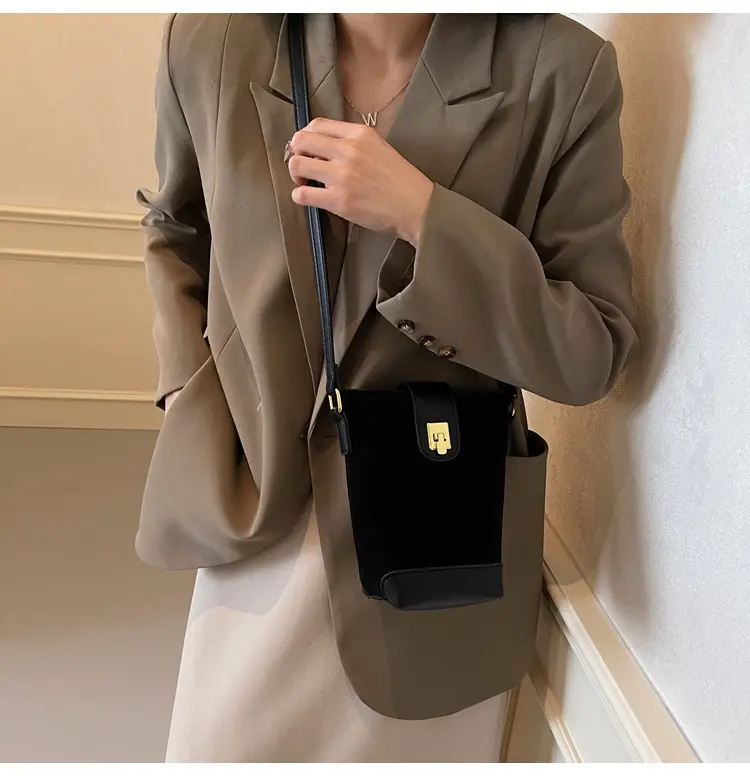 Korean Style Black Bucket Bag for Women 2026 — feature 32