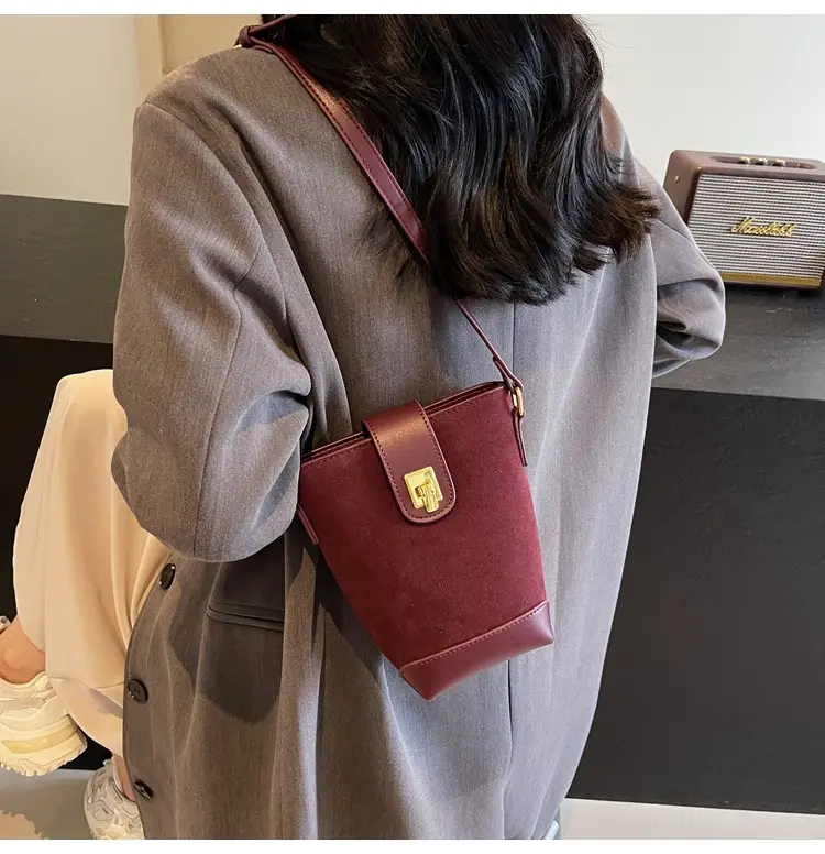 Korean Style Black Bucket Bag for Women 2026 — feature 34