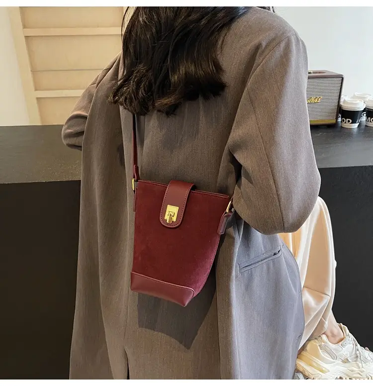 Korean Style Black Bucket Bag for Women 2026 — feature 39