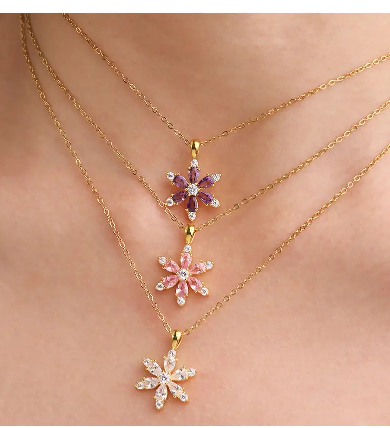 Cross-Cheek Zircon Flower Necklace Set β feature 5