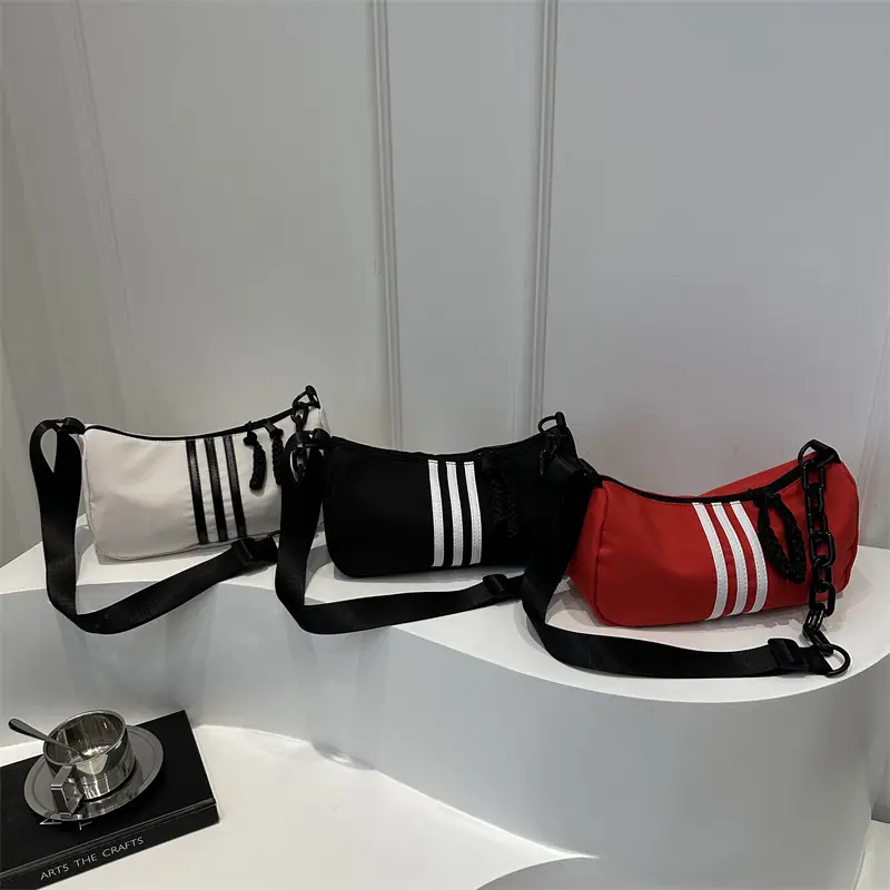 Black Chain Shoulder Bag for Women Autumn - Image 7