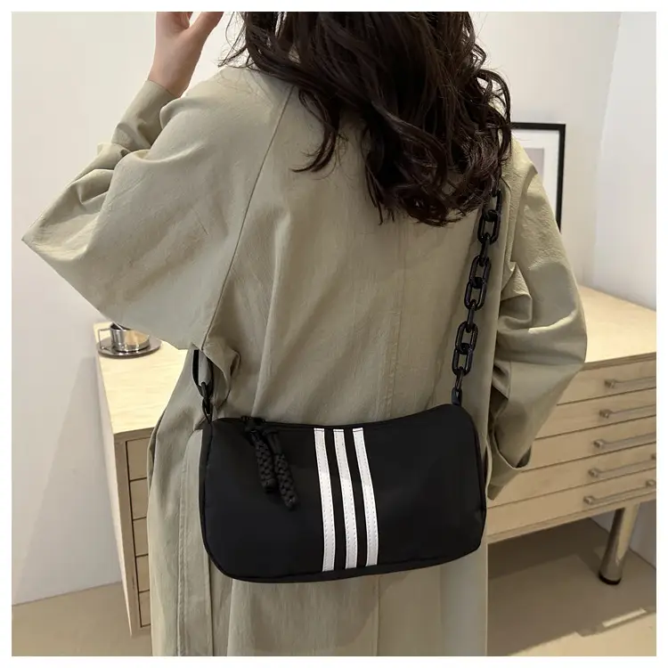 Black Chain Shoulder Bag for Women Autumn — feature 22
