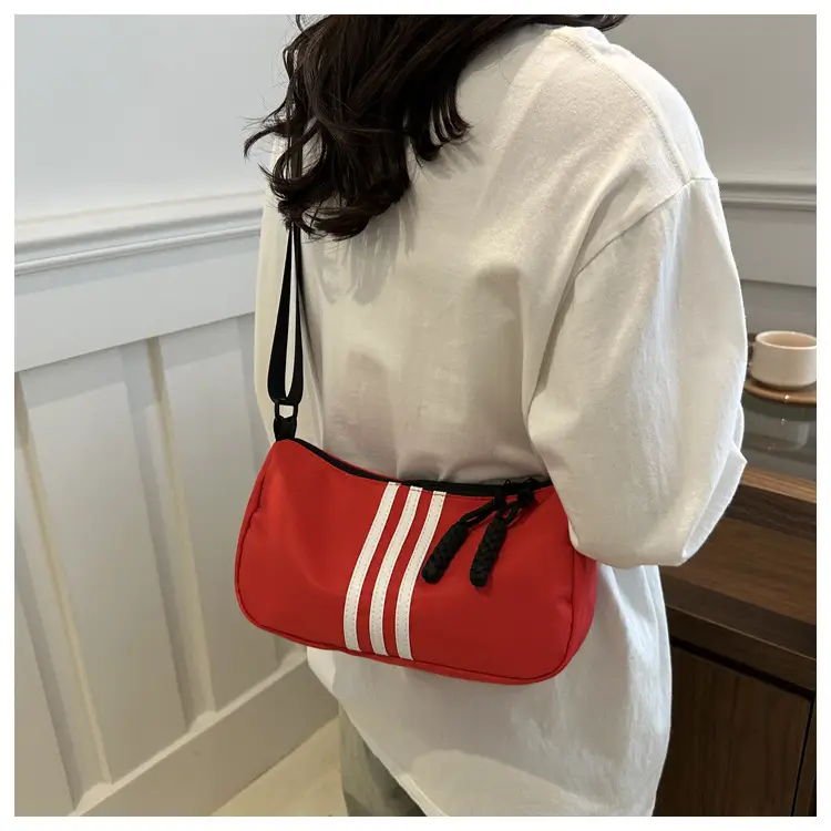 Black Chain Shoulder Bag for Women Autumn — feature 24