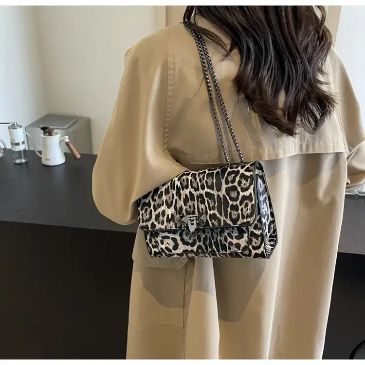 Leopard Print Chain Shoulder Bag Sweet Cool Spice Girl 2024 — feature 16