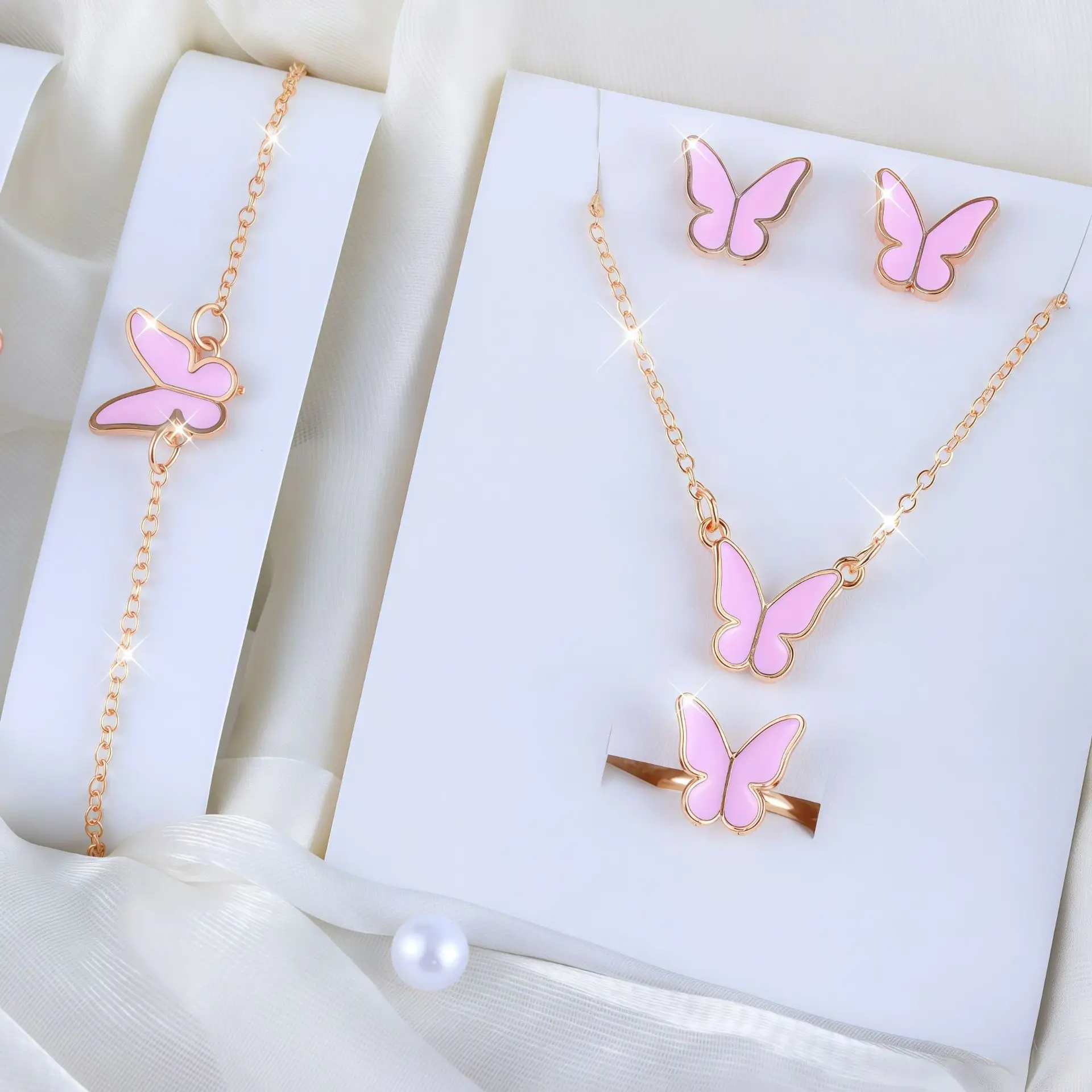 Pink four-piece set