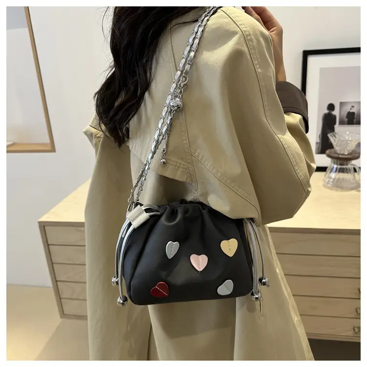 Women's Heart Print Chain Messenger Bag Grey 2024 — feature 18