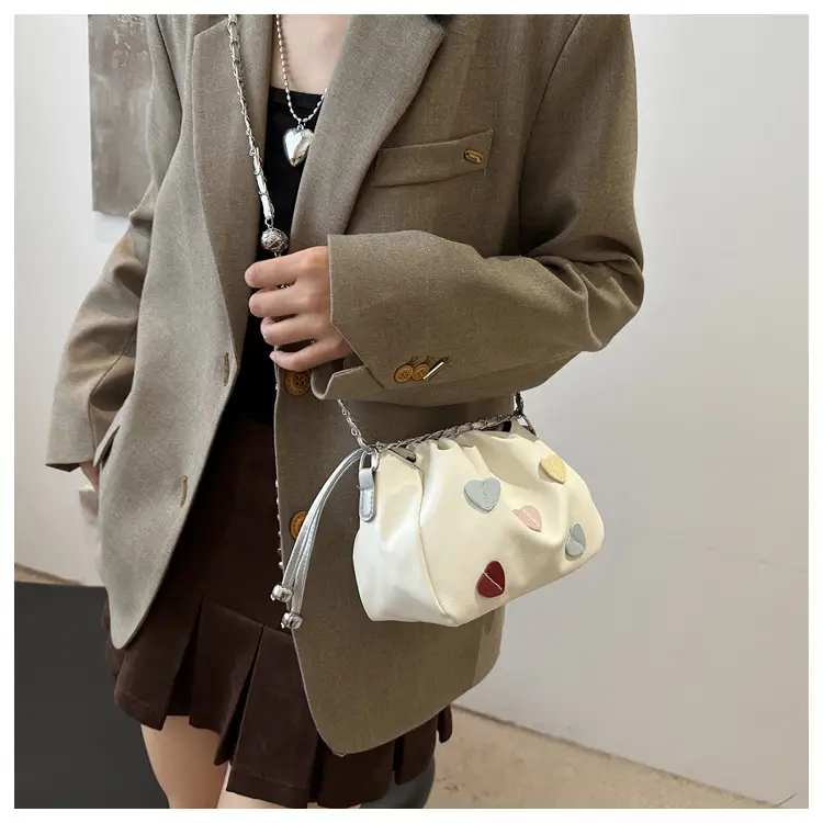 Women's Heart Print Chain Messenger Bag Grey 2024 — feature 7