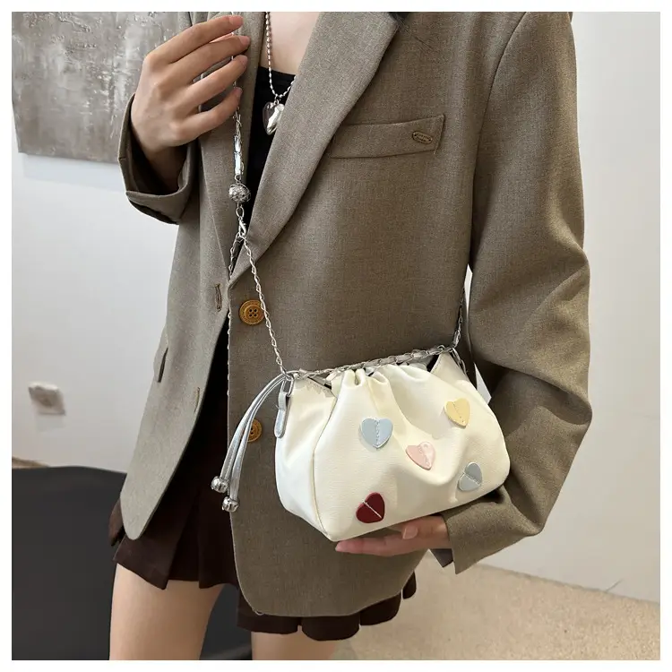 Women's Heart Print Chain Messenger Bag Grey 2024 — feature 8
