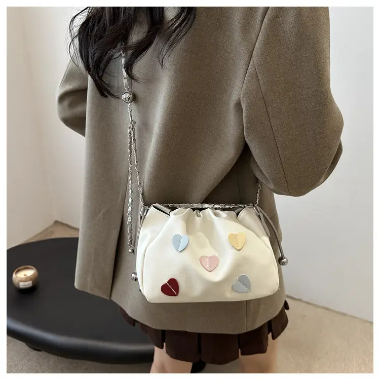 Women's Heart Print Chain Messenger Bag Grey 2024 — feature 9