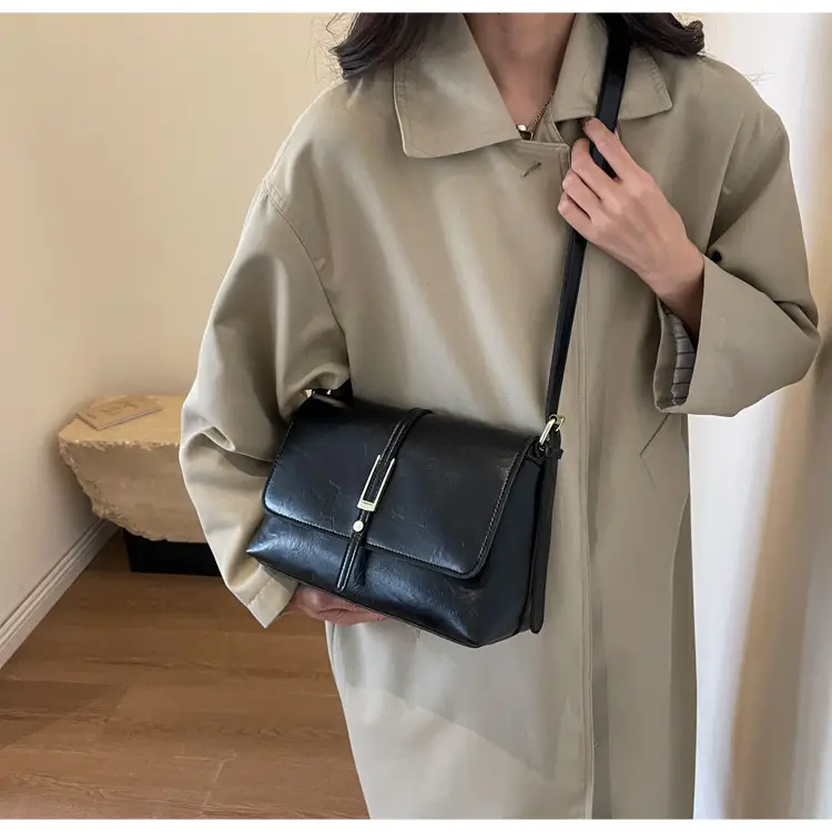 Black Leather Shoulder Bag for Women 2024 — feature 11