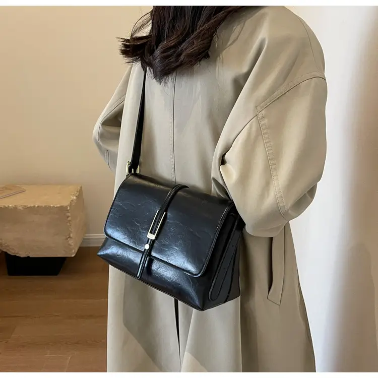Black Leather Shoulder Bag for Women 2024 — feature 12