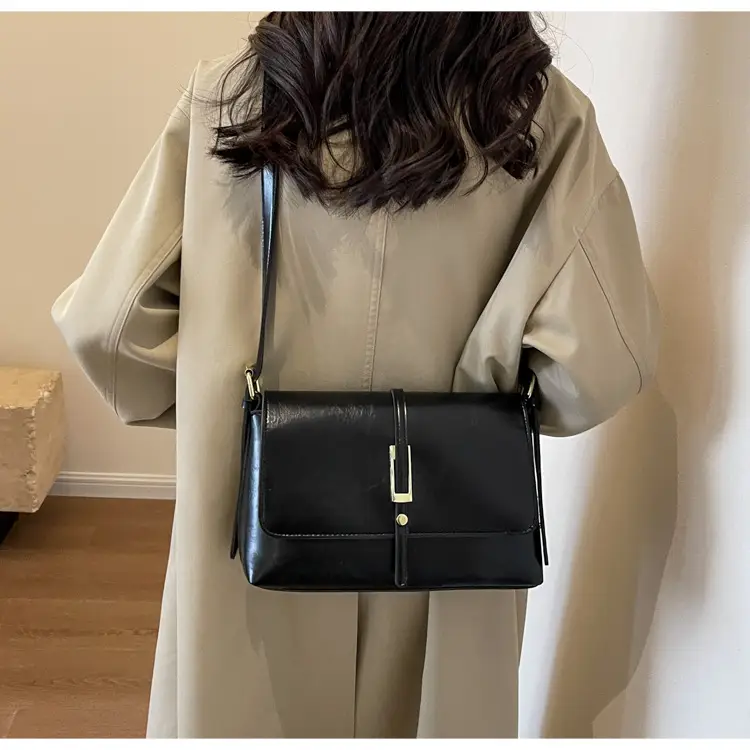 Black Leather Shoulder Bag for Women 2024 — feature 13