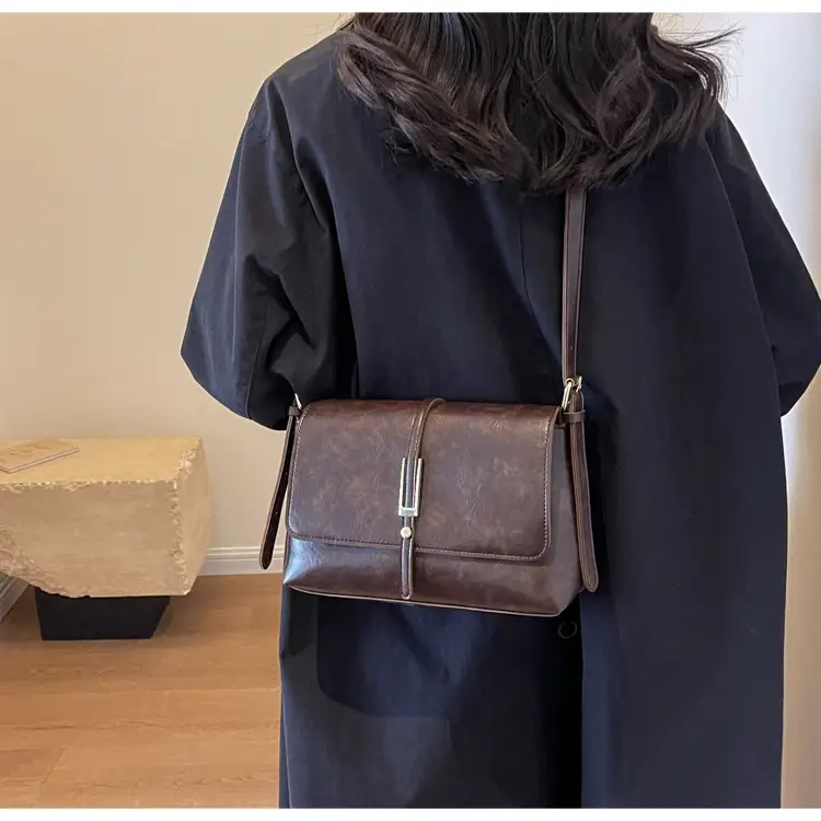 Black Leather Shoulder Bag for Women 2024 — feature 17