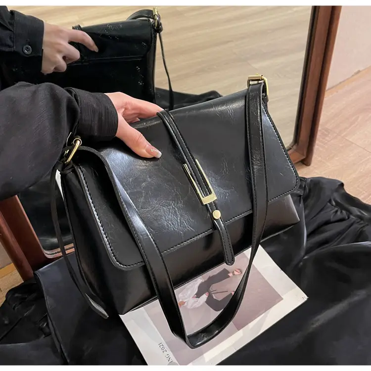 Black Leather Shoulder Bag for Women 2024 — feature 27