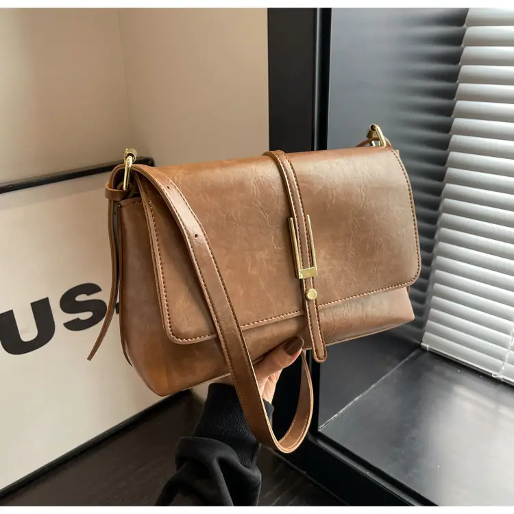 Black Leather Shoulder Bag for Women 2024 — feature 35