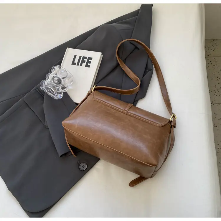 Black Leather Shoulder Bag for Women 2024 — feature 38