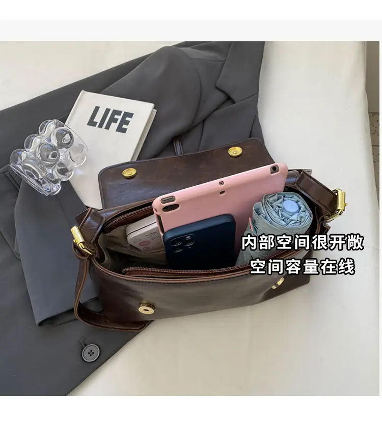 Black Leather Shoulder Bag for Women 2024 — feature 9