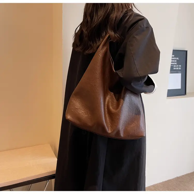 Brown Textured Shoulder Bag for Women 2024 Autumn — feature 13