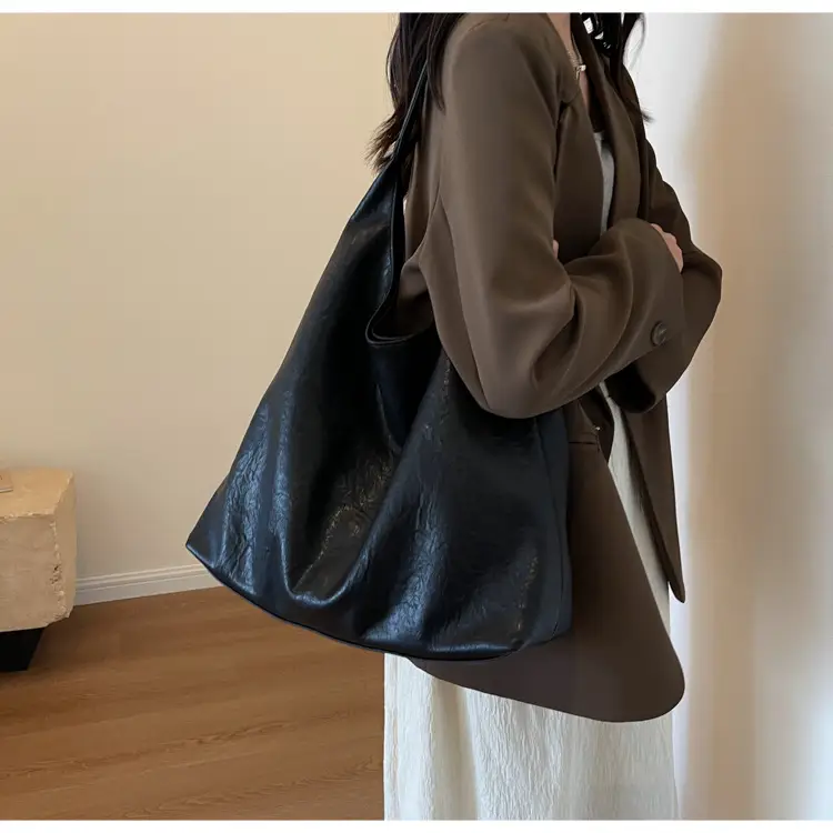 Brown Textured Shoulder Bag for Women 2024 Autumn — feature 37