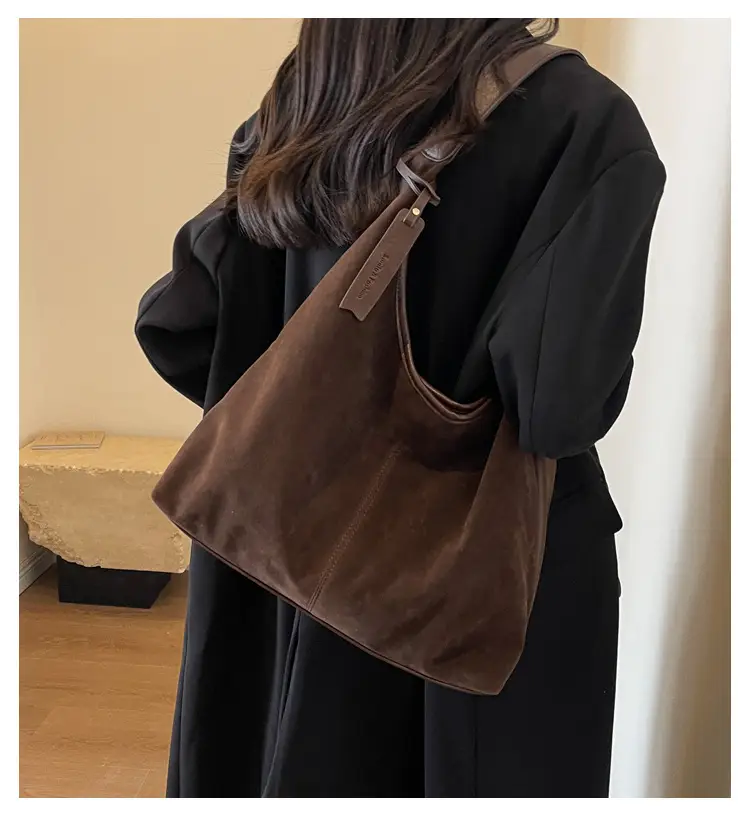 Black Velvet Shoulder Bag for Women 2026 — feature 1