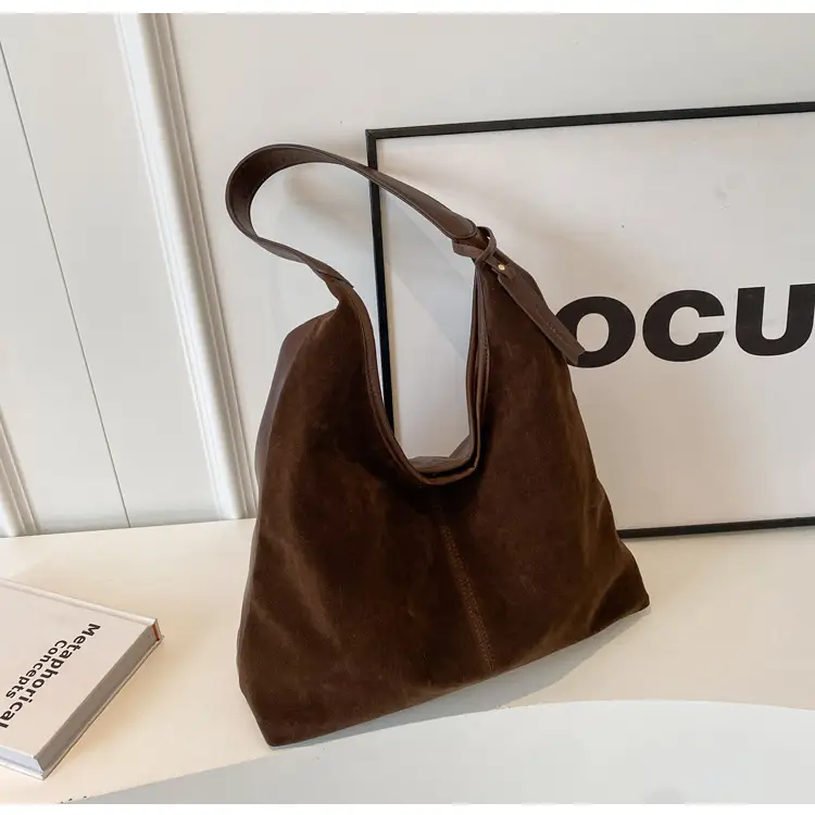 Black Velvet Shoulder Bag for Women 2026 — feature 18