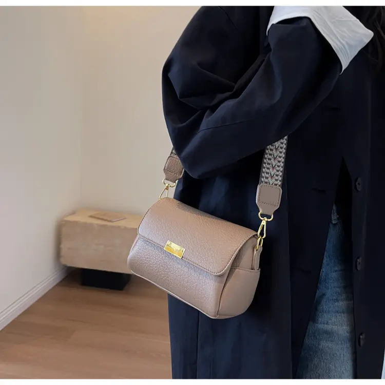 White Leather Crossbody Bag with Gold Clasp — feature 13