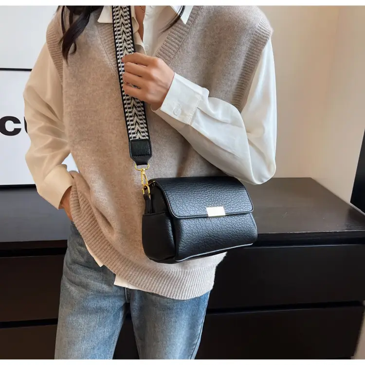 White Leather Crossbody Bag with Gold Clasp — feature 14