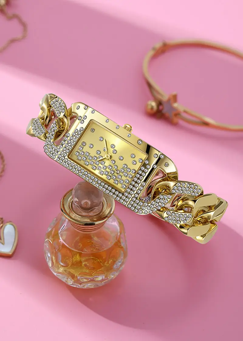 Women's Luxury Gold Diamond Quartz Watch — feature 10