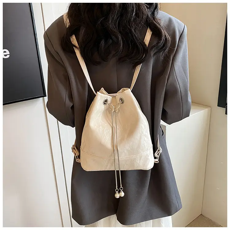 Women's New Texture Chain Shoulder Bag Green Beige — feature 11