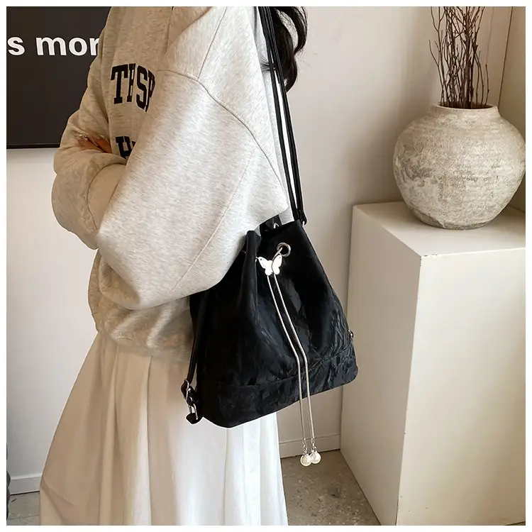Women's New Texture Chain Shoulder Bag Green Beige — feature 13