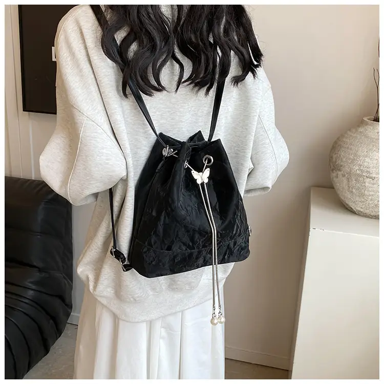 Women's New Texture Chain Shoulder Bag Green Beige — feature 15