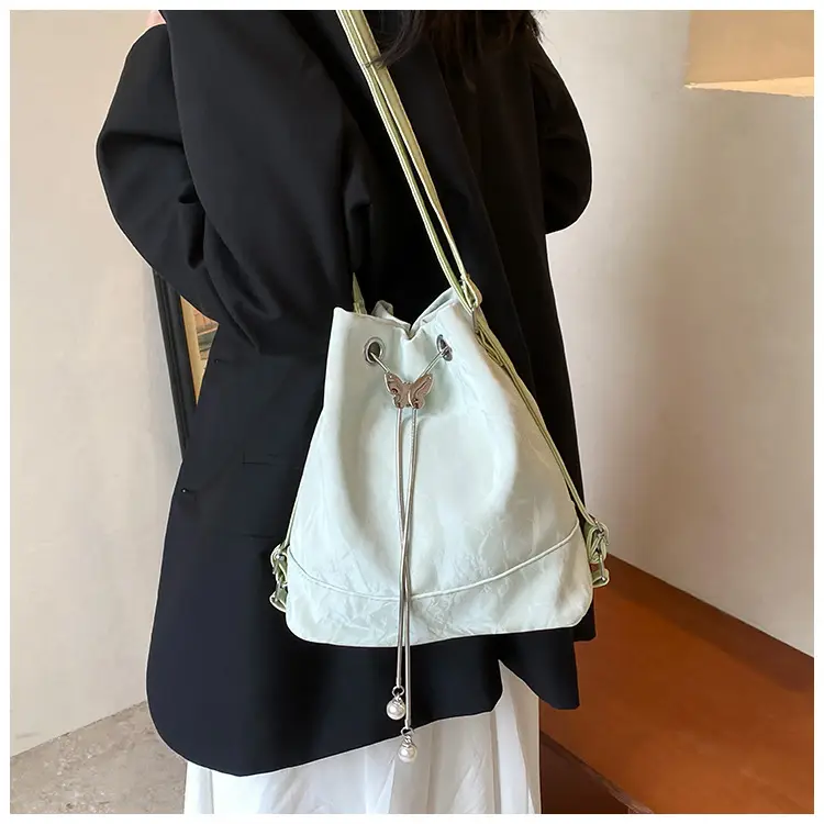 Women's New Texture Chain Shoulder Bag Green Beige — feature 17