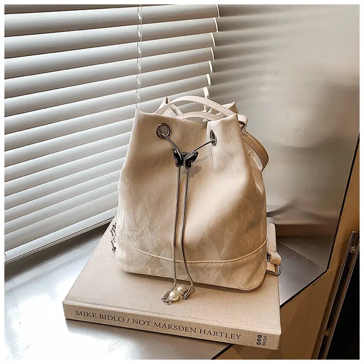 Women's New Texture Chain Shoulder Bag Green Beige — feature 30