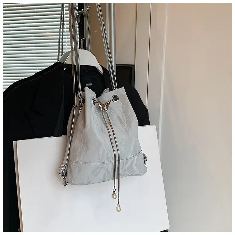 Women's New Texture Chain Shoulder Bag Green Beige — feature 34