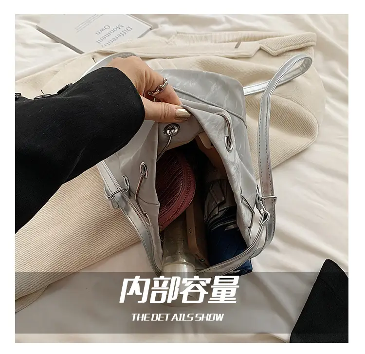 Women's New Texture Chain Shoulder Bag Green Beige — feature 4