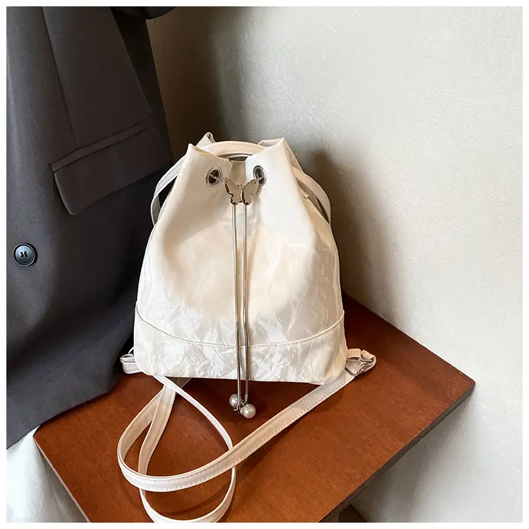 Women's New Texture Chain Shoulder Bag Green Beige — feature 8