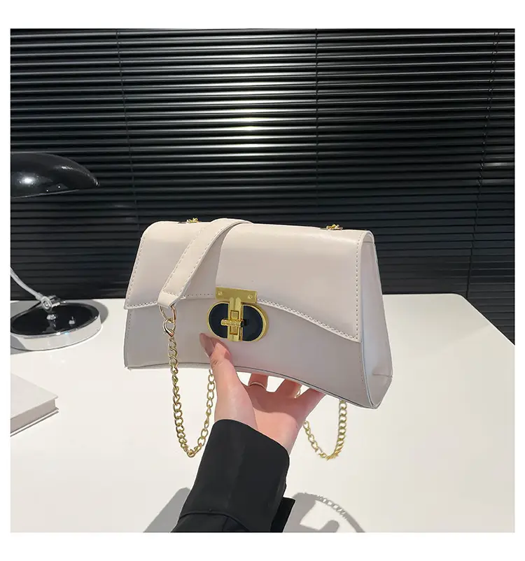 Retro Lock Chain Shoulder Bag Beige Gold — feature 25