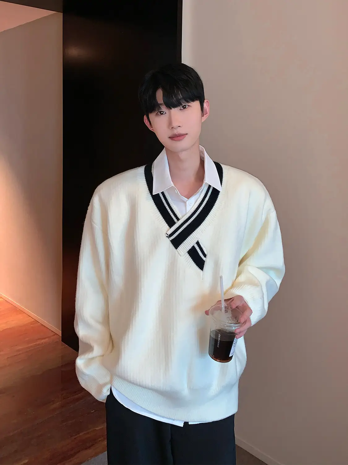 Men's Blue Knitted V-Neck Sweater with Striped Collar - Image 5
