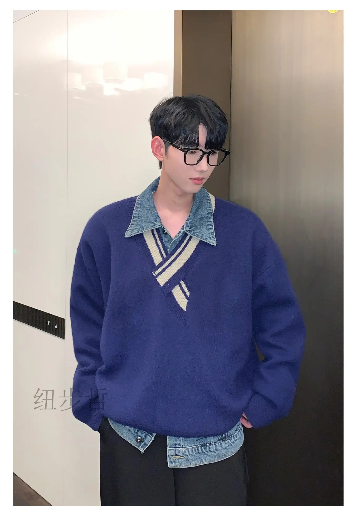 Men's Blue Knitted V-Neck Sweater with Striped Collar — feature 10