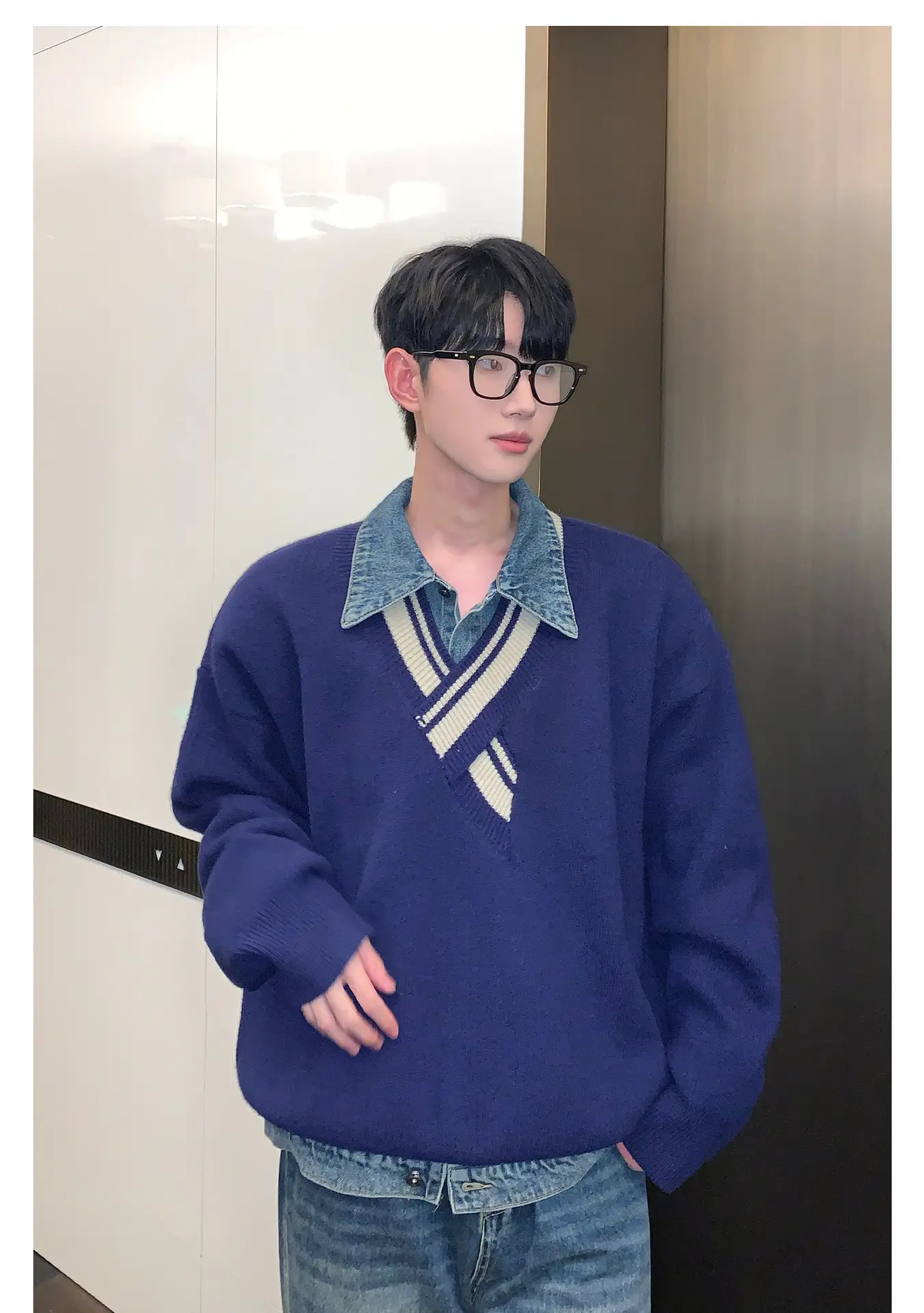 Men's Blue Knitted V-Neck Sweater with Striped Collar — feature 14
