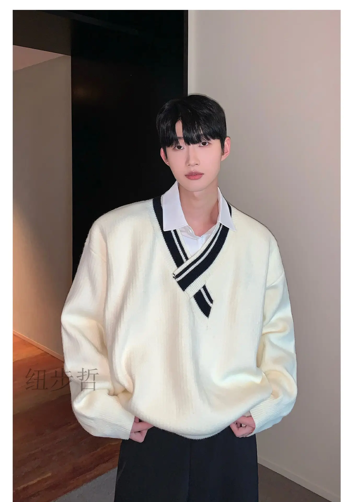 Men's Blue Knitted V-Neck Sweater with Striped Collar — feature 4