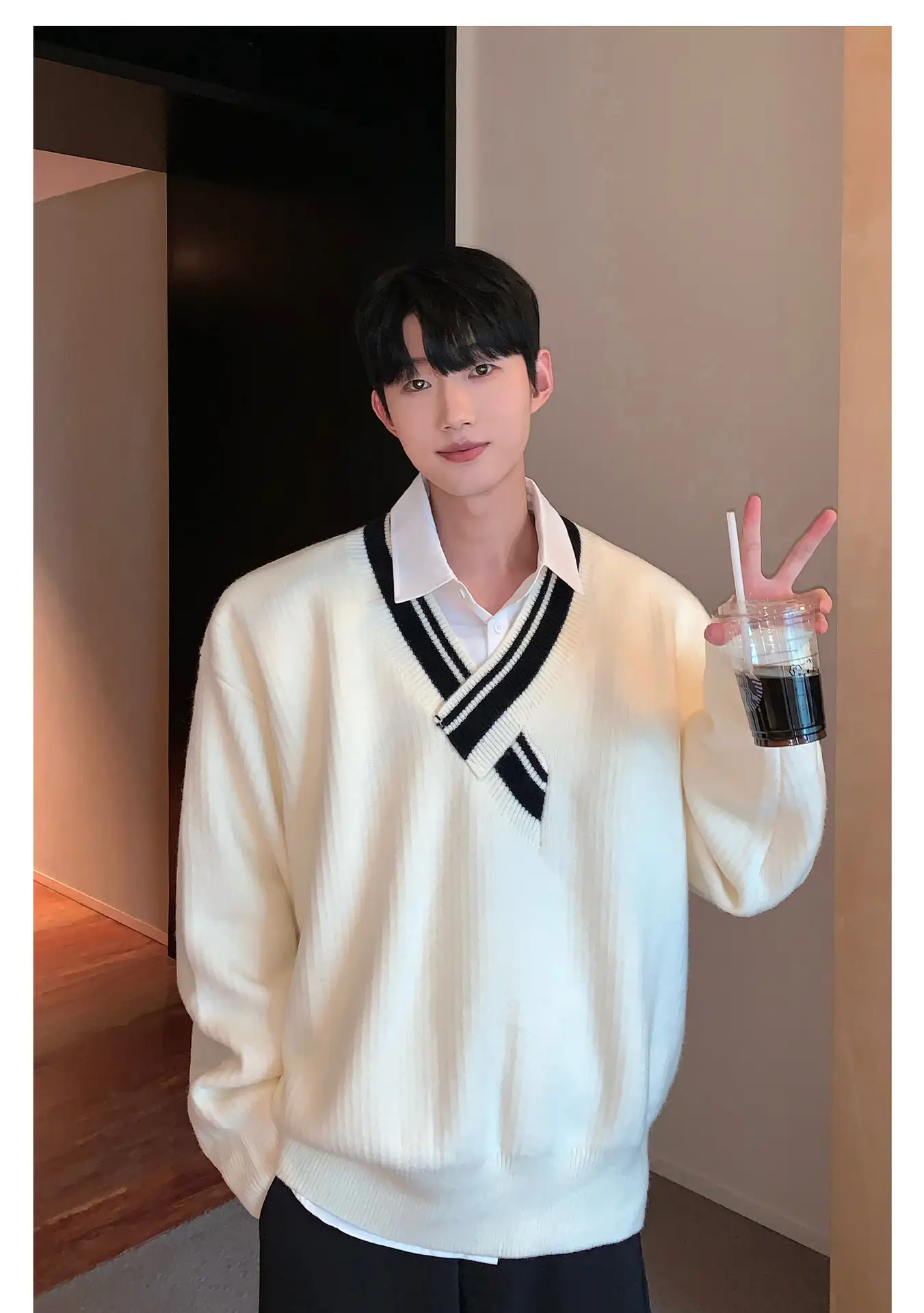 Men's Blue Knitted V-Neck Sweater with Striped Collar — feature 5