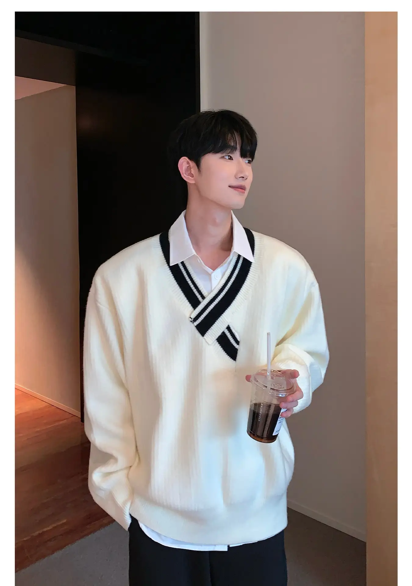 Men's Blue Knitted V-Neck Sweater with Striped Collar — feature 7