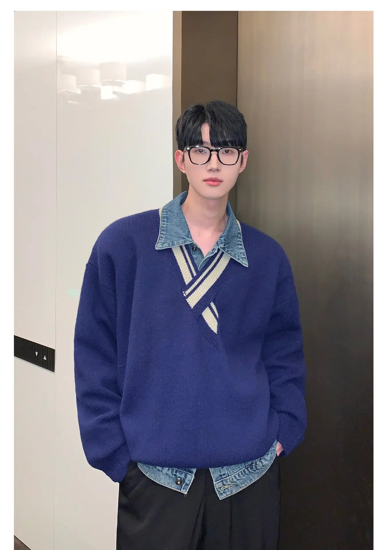 Men's Blue Knitted V-Neck Sweater with Striped Collar — feature 9