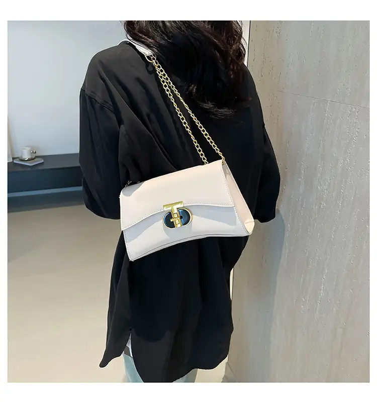 Women's Beige Square Handbag with Gold Clasp 2024 — feature 10