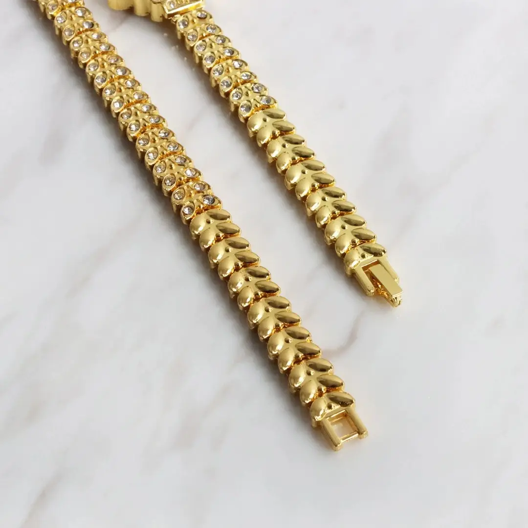 Korean Style Diamond Bracelet Watch Set for Women — feature 40