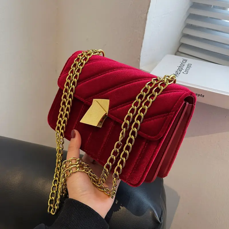 Green Velvet Chain Shoulder Bag for Women - Image 5