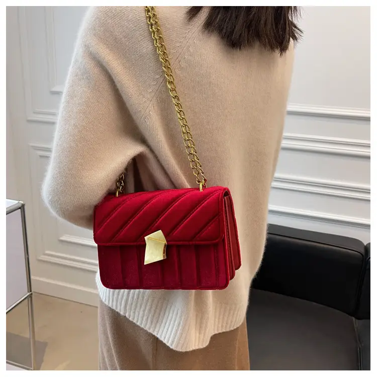 Green Velvet Chain Shoulder Bag for Women — feature 12