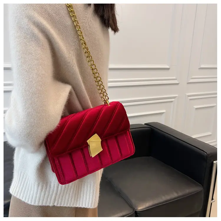 Green Velvet Chain Shoulder Bag for Women — feature 13